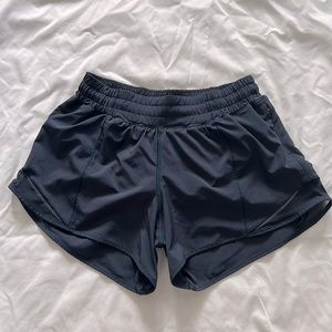Lululemon Hotty Hot Shorts 4”